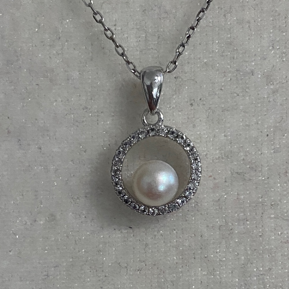 Freshwater Cultured Pearl in Diamond Halo 925 Sterling Silver Necklace
